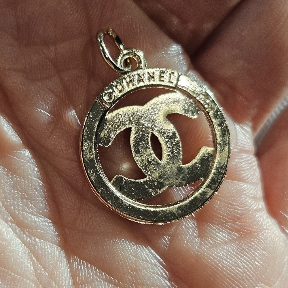 Chanel Replacement Pull/Pendant - image 3